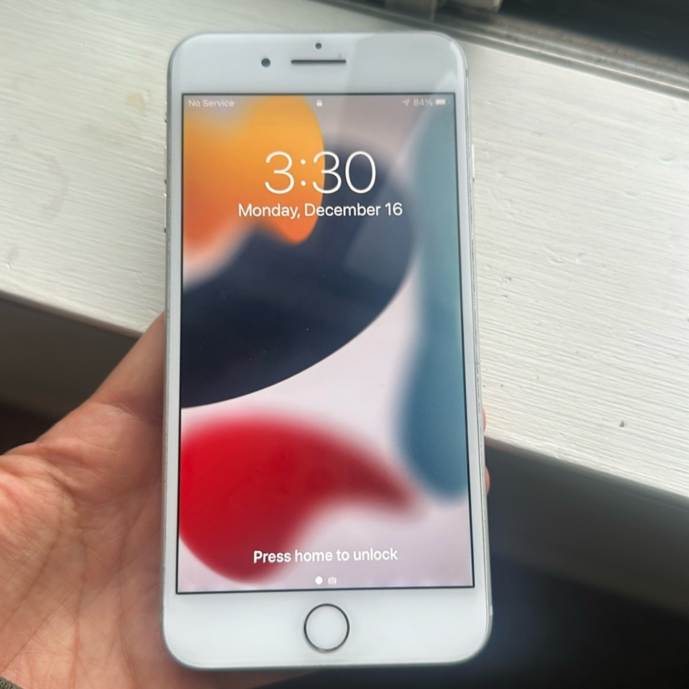 iPhone 9 no flaws or defects white color and one black same condition